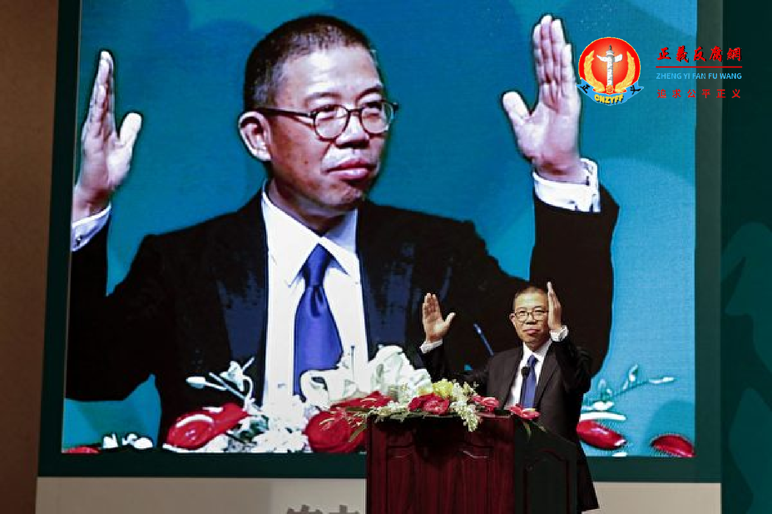 图为2013年5月6日养生堂有限公司董事长钟睒睒在新闻发布会上讲话。农夫山泉是该公司旗下的品牌。.png 图为2013年5月6日养生堂有限公司董事长钟睒睒在新闻发布会上讲话。农夫山泉是该公司旗下的品牌。.png